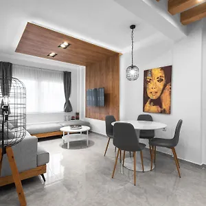 apt-wood-n-white-nilie-hospitality-mgmt.hotelschalkidiki.net/